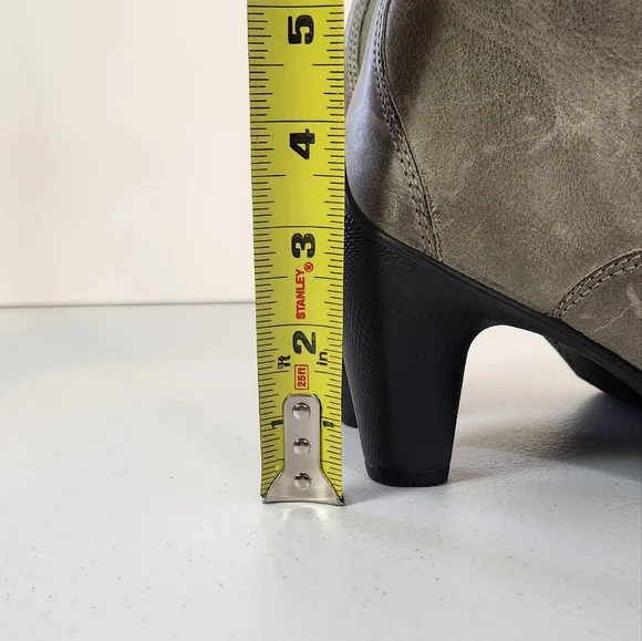 Ecco Women’s Ankle Boots Lace Up Gray Leather Block Heels Shoes Size 38 US 7 7.5 - Picture 6 of 9
